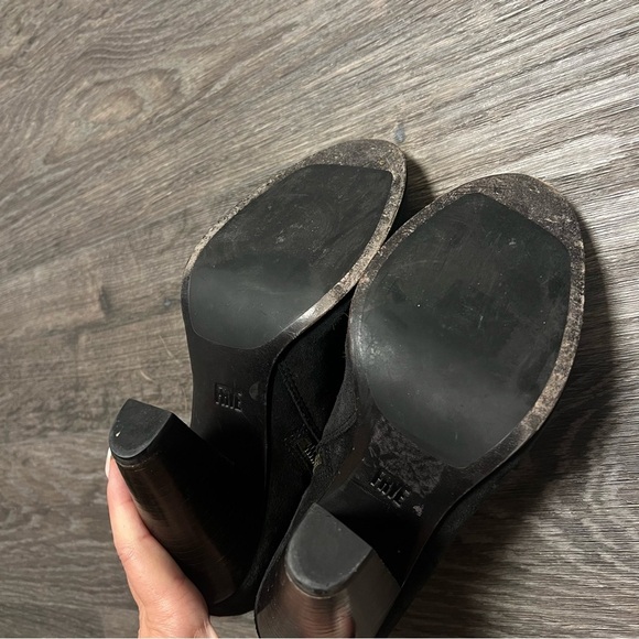 Frye Madeline Short Black Suede Leather Southwestern Heeled Ankle Bootie, sz 9 - Picture 9 of 16